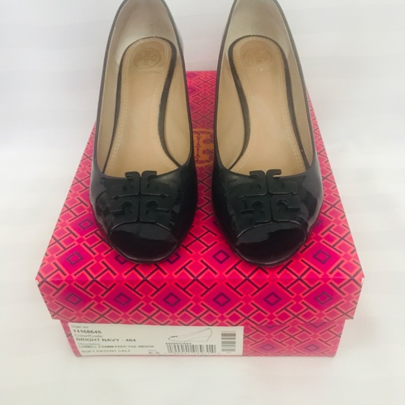Tory Burch Lowell 2.65mm Peep Toe Wedge in Soft Patent Calf - Picture 3 of 7